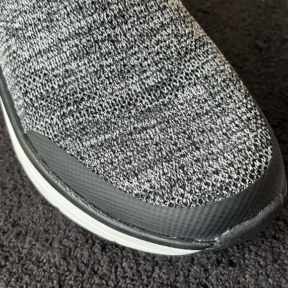 Skechers Women’s Relaxed Fit Air-Cooled Memory Foam Washable D’Lux Walker Shoes - Picture 8 of 14